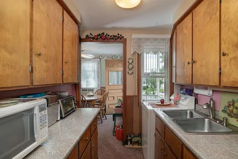 23 Quirin Street Manchester NH 03102
