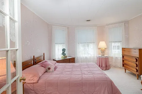 23 Quirin Street Manchester NH 03102