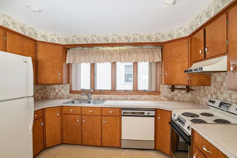 23 Quirin Street Manchester NH 03102