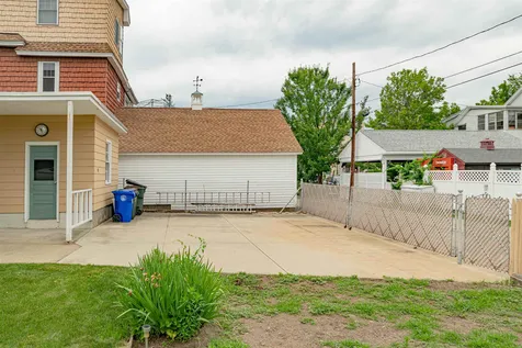 23 Quirin Street Manchester NH 03102