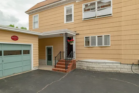 23 Quirin Street Manchester NH 03102