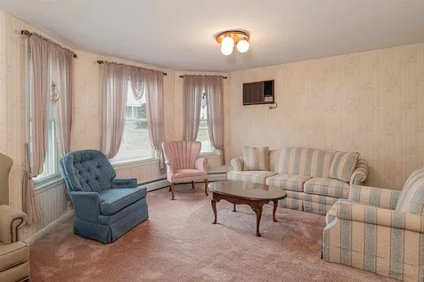 23 Quirin Street Manchester NH 03102