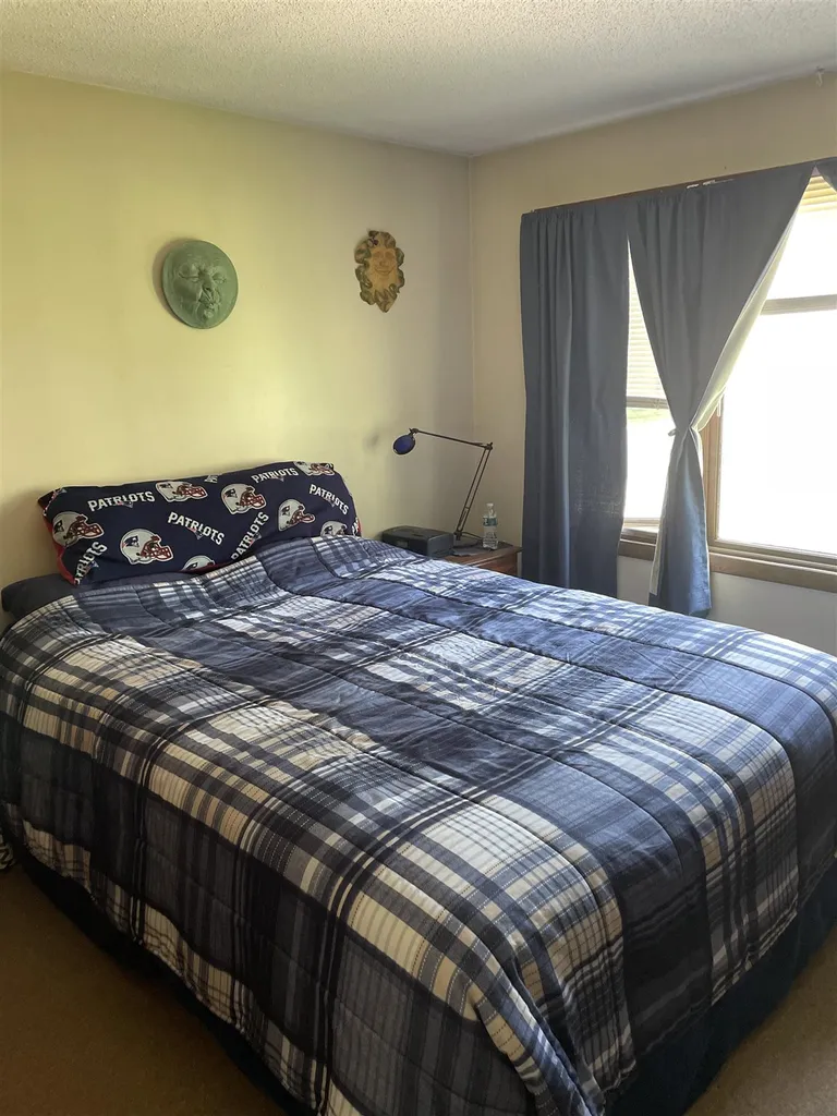33 Brady Avenue Derry NH 03038