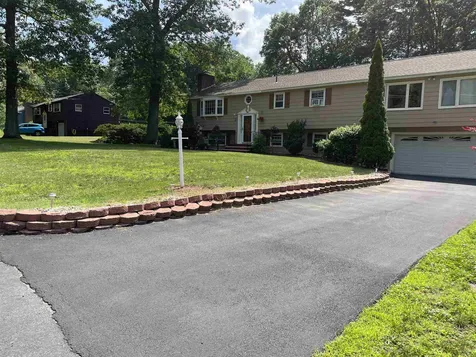 33 Brady Avenue Derry NH 03038