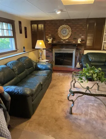33 Brady Avenue Derry NH 03038