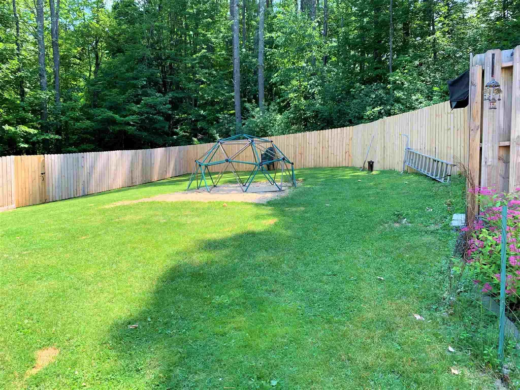 65 Wethersfield Drive Northfield NH 03276