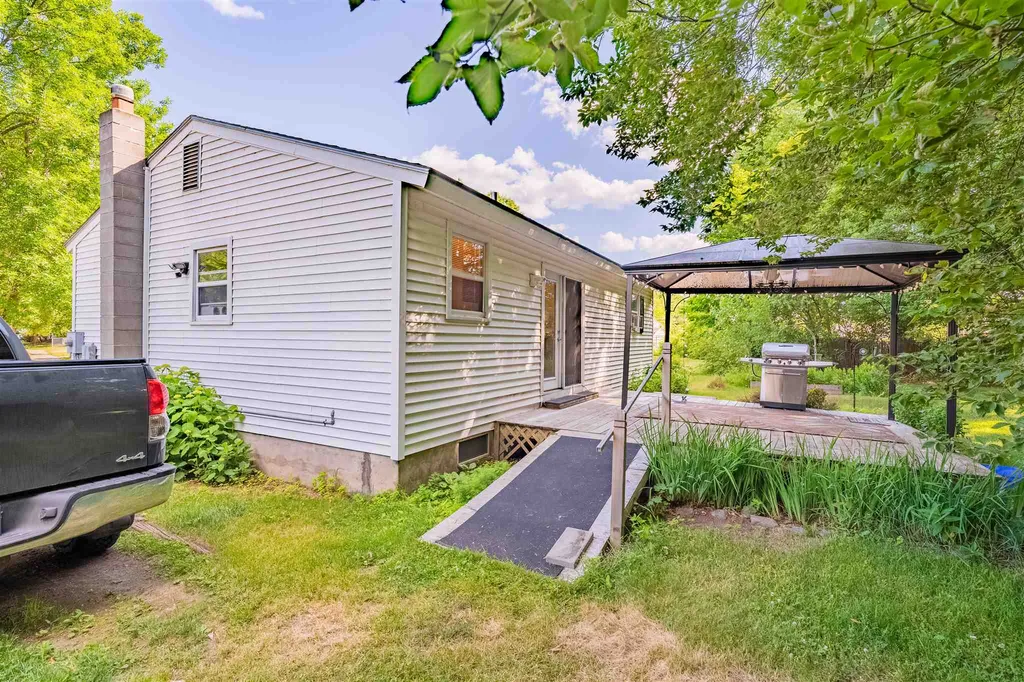 128 Sandra Circle Burlington VT 05408