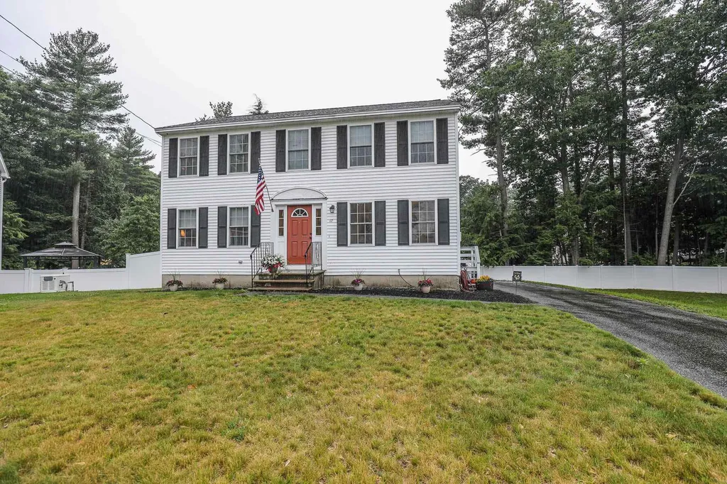 17 Wildwood Court Manchester NH 03103