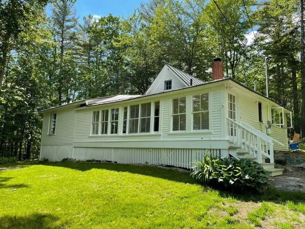 7 Pochelon Street Sunapee NH 03751
