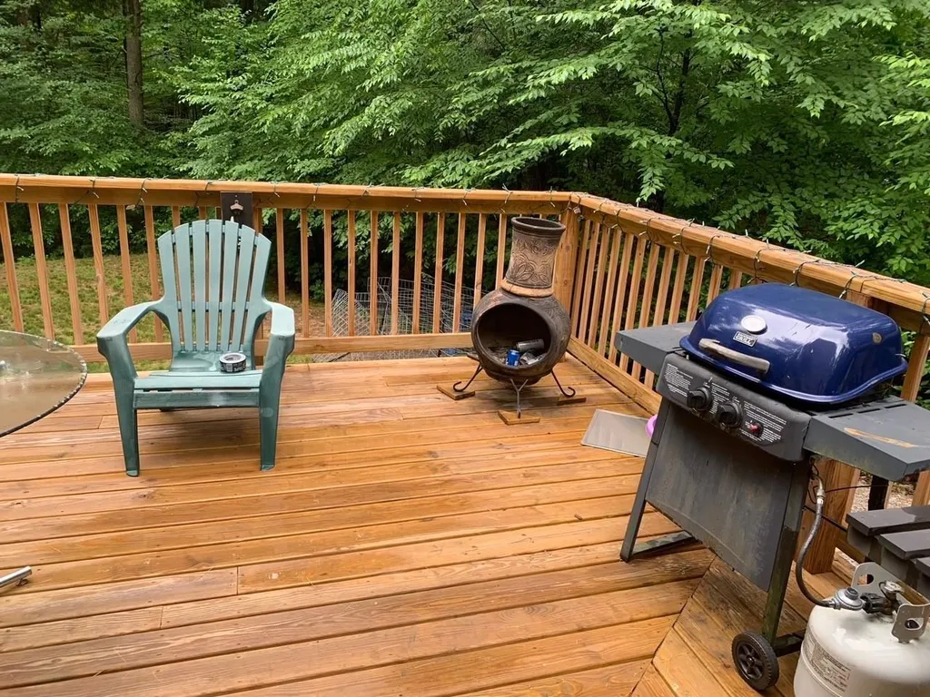 6 Bobolink Lane Hillsborough NH 03244