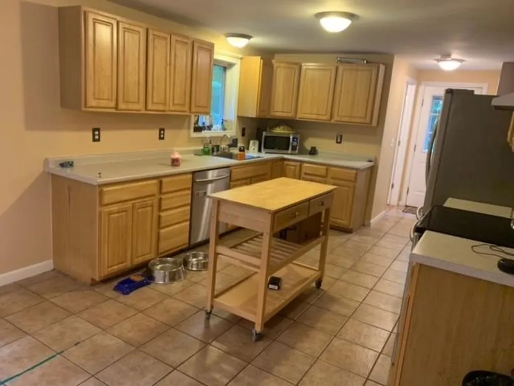 6 Bobolink Lane Hillsborough NH 03244