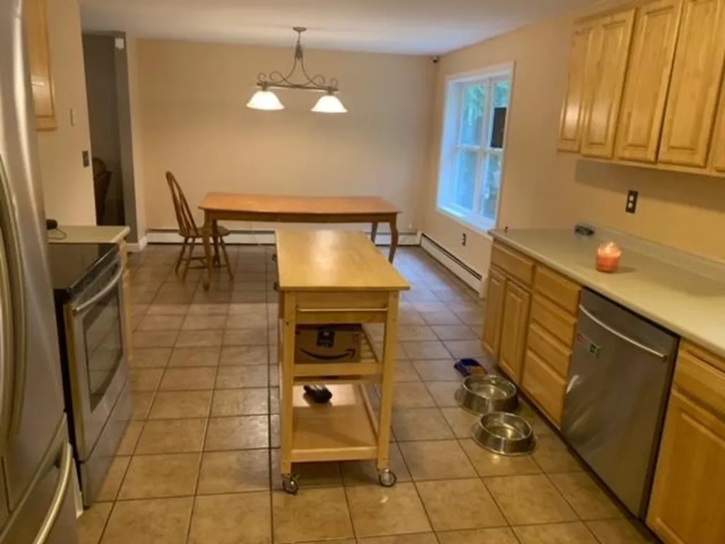 6 Bobolink Lane Hillsborough NH 03244