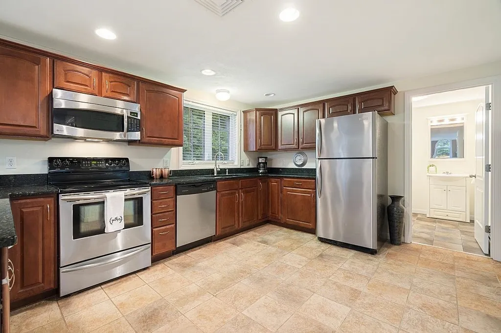 189 Odell Road Sandown NH 03873
