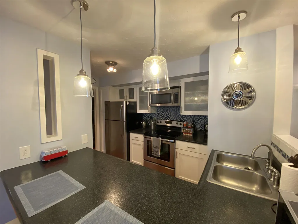 30 Wolf Road Lebanon NH 03766