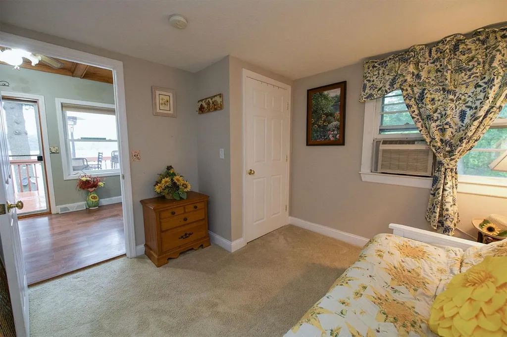 40 North Shore Road Sandown NH 03873