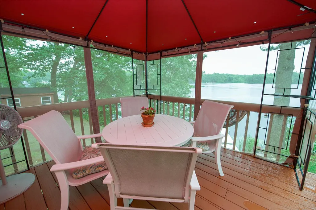 40 North Shore Road Sandown NH 03873
