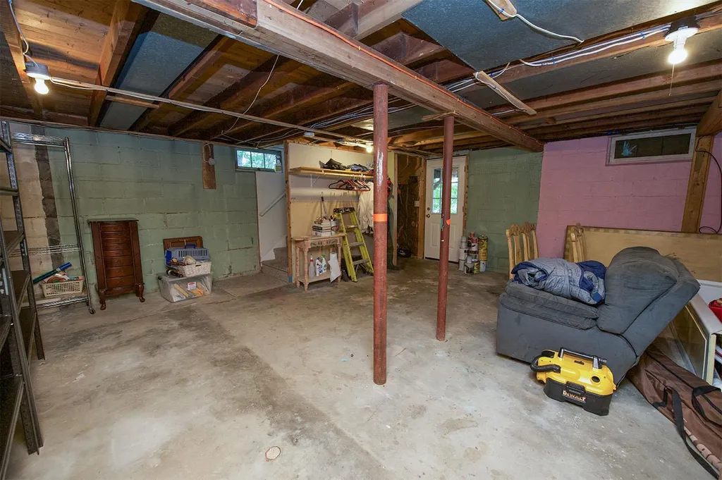 40 North Shore Road Sandown NH 03873
