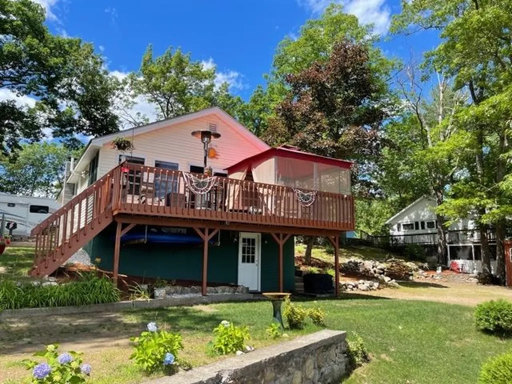 40 North Shore Road Sandown NH 03873