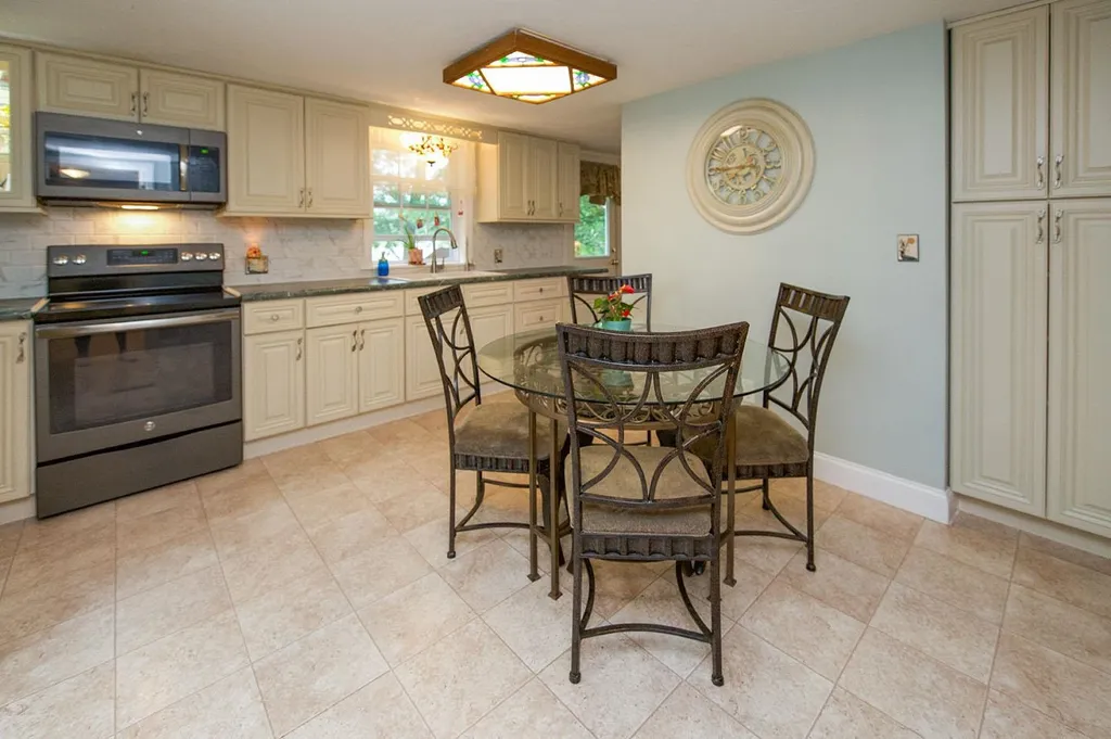 40 North Shore Road Sandown NH 03873