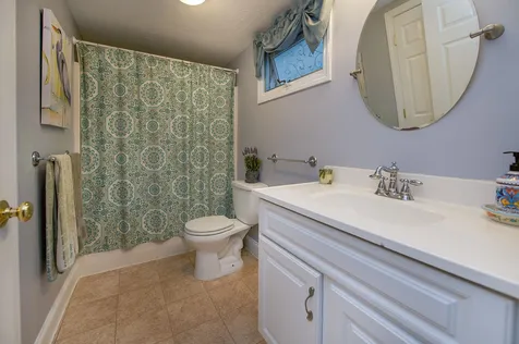 40 North Shore Road Sandown NH 03873