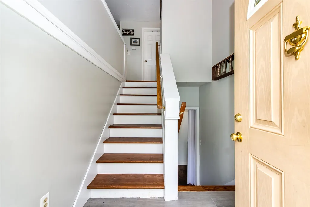 11 Woods Drive Newmarket NH 03857