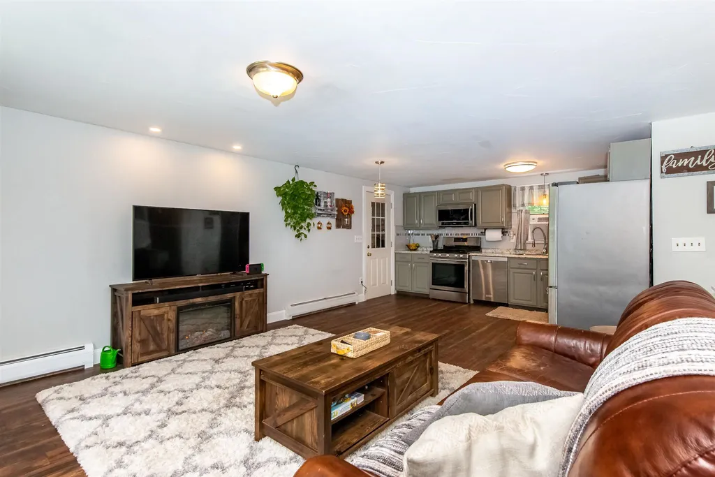 11 Woods Drive Newmarket NH 03857