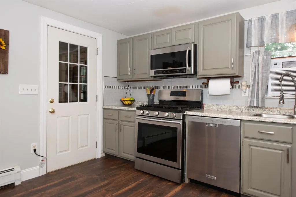 11 Woods Drive Newmarket NH 03857