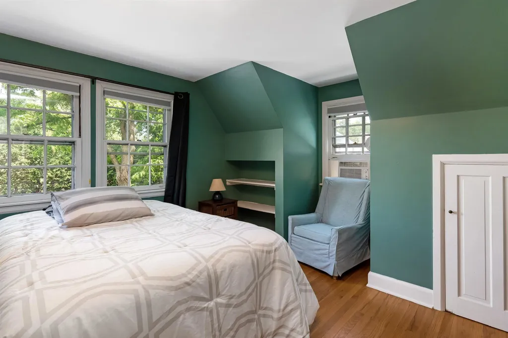37 Colonial Square Burlington VT 05401