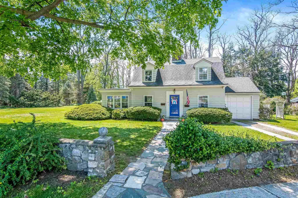 37 Colonial Square Burlington VT 05401
