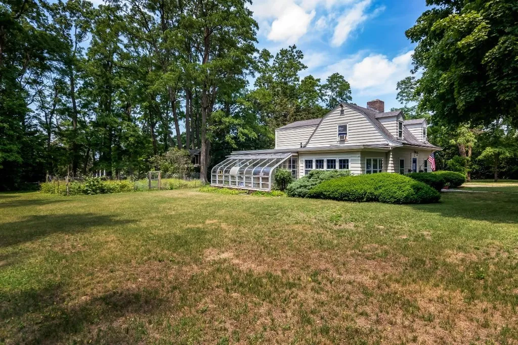 37 Colonial Square Burlington VT 05401