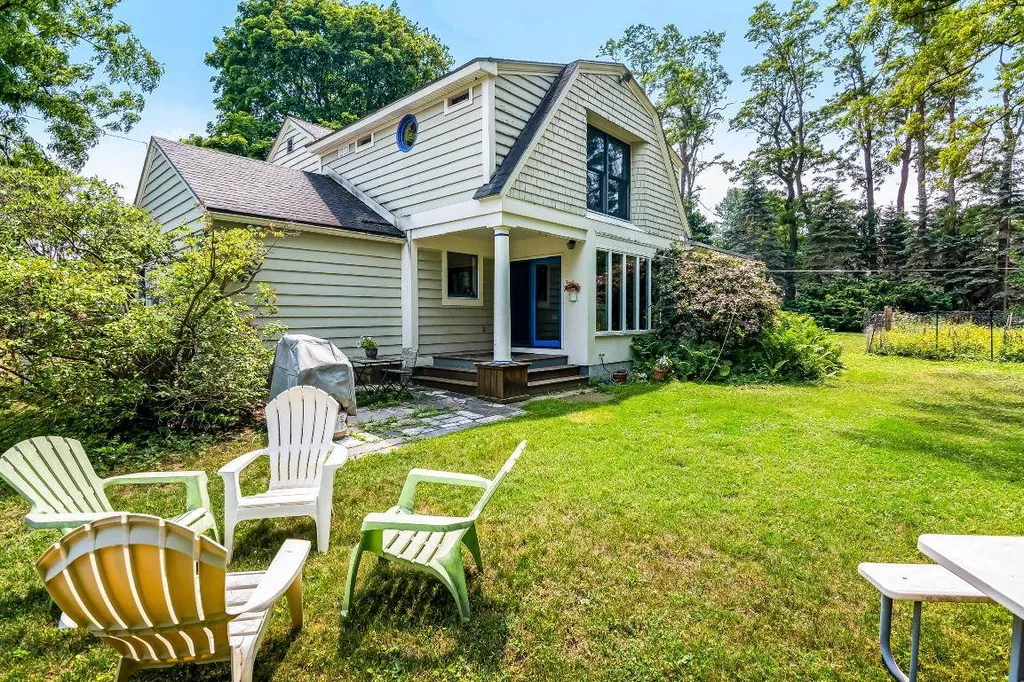 37 Colonial Square Burlington VT 05401