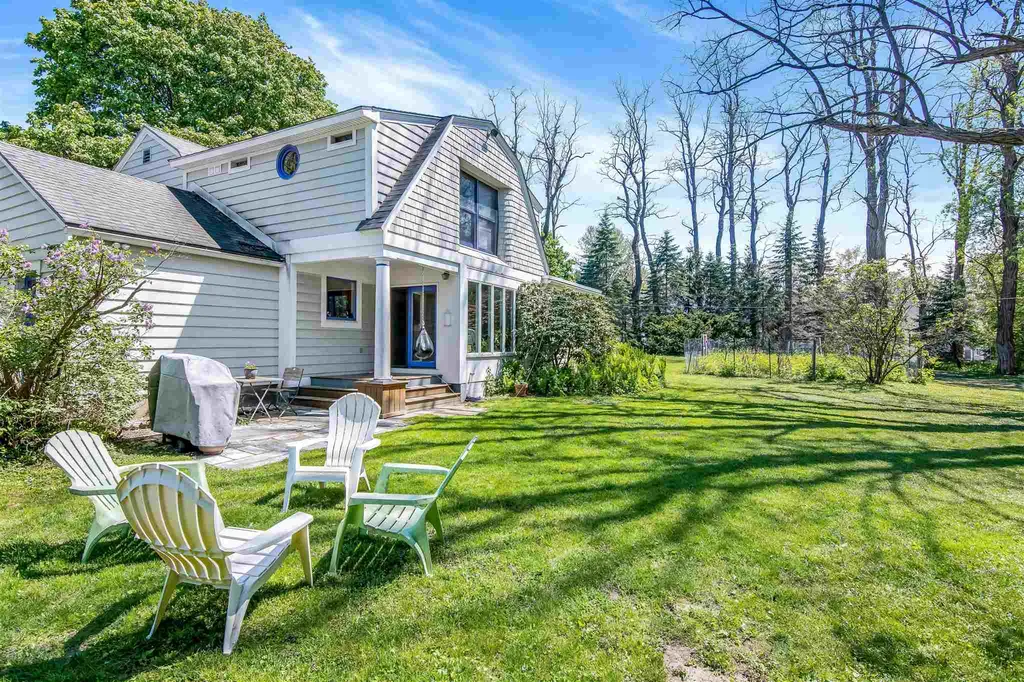 37 Colonial Square Burlington VT 05401