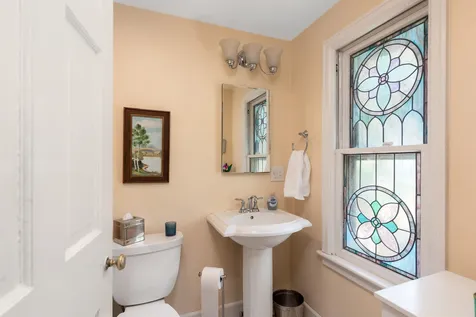 37 Colonial Square Burlington VT 05401