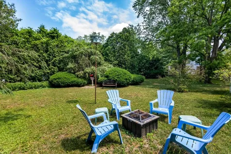 37 Colonial Square Burlington VT 05401