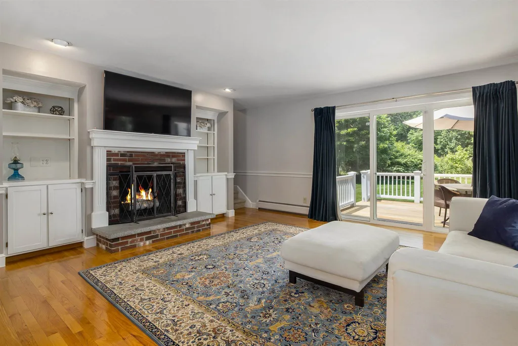 1 Country Farm Road Stratham NH 03885