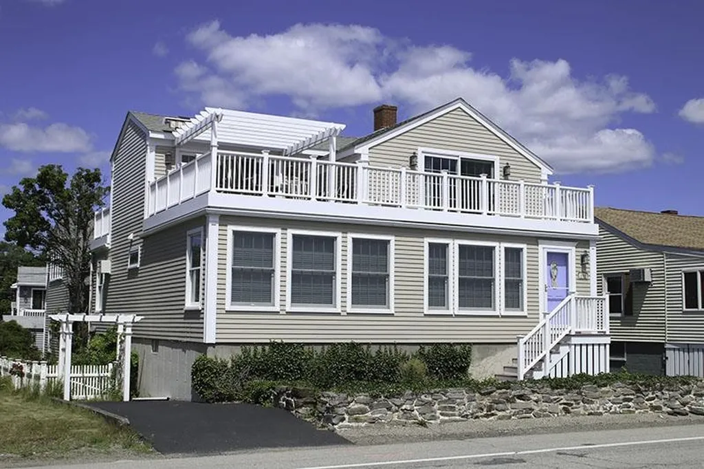 883 Ocean Boulevard Hampton NH 03842