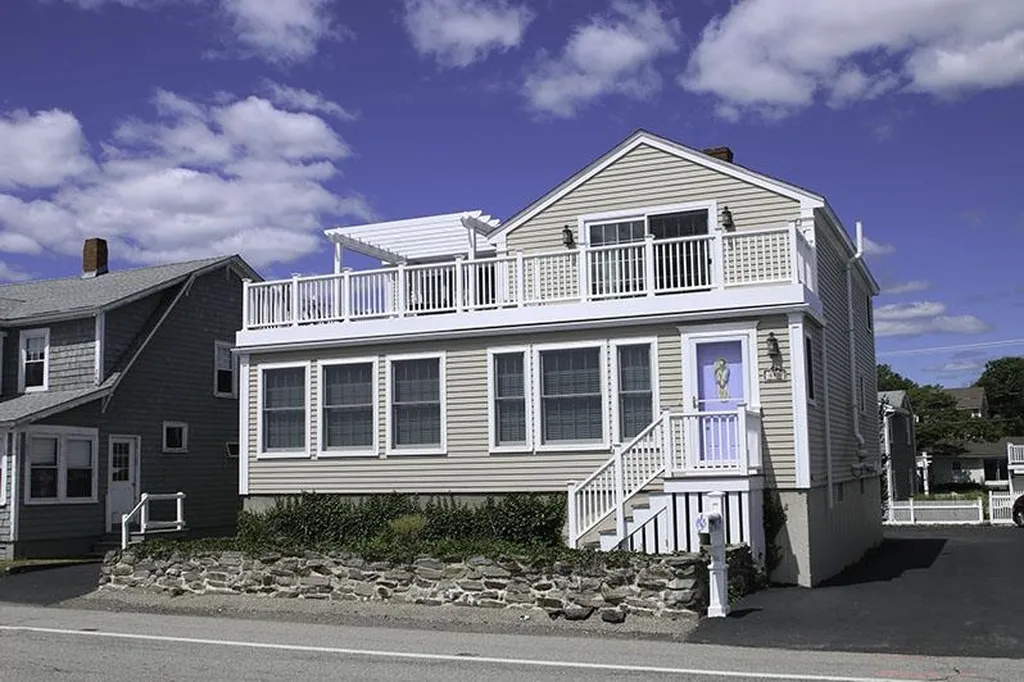 883 Ocean Boulevard Hampton NH 03842