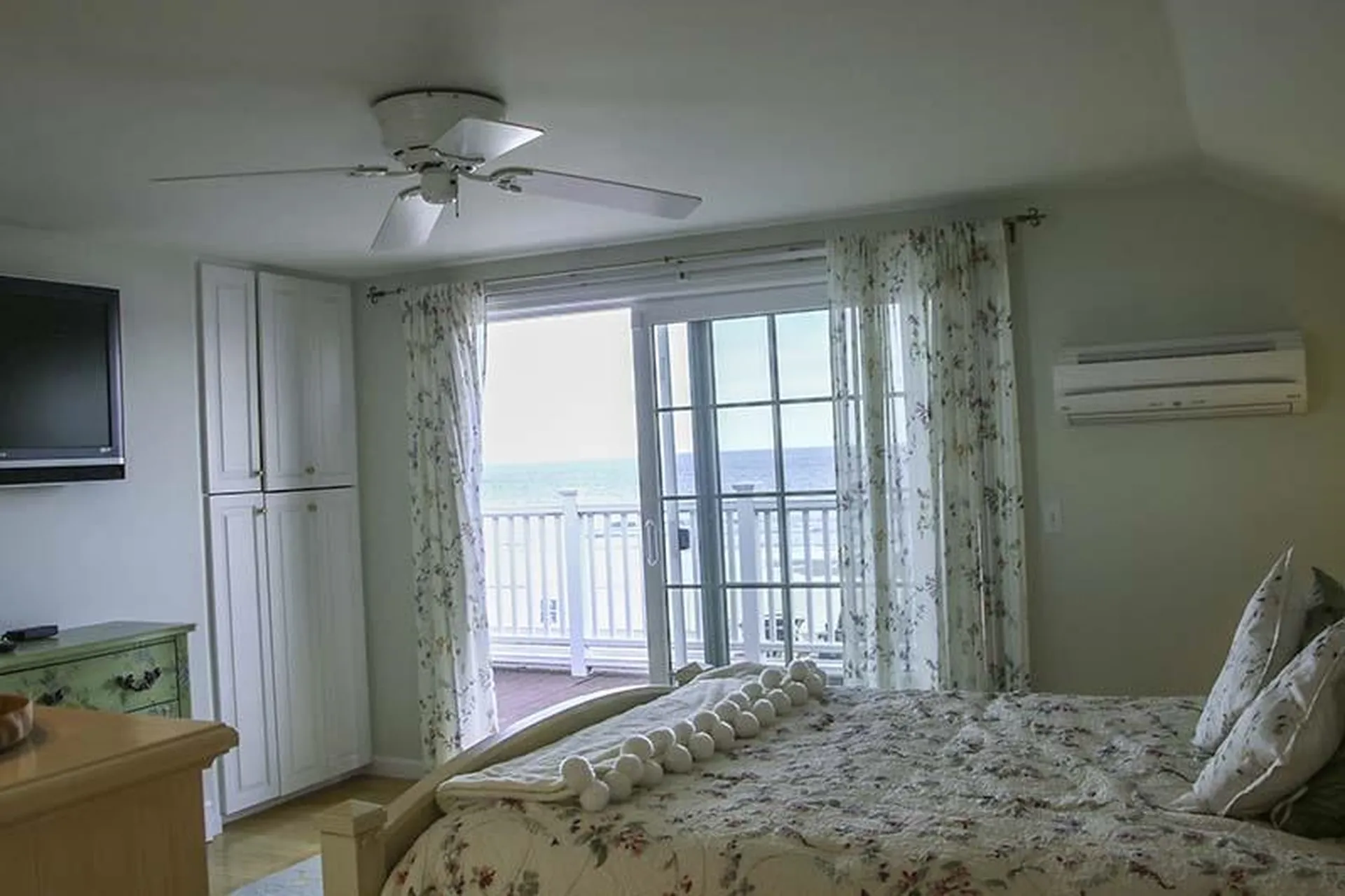 883 Ocean Boulevard Hampton NH 03842