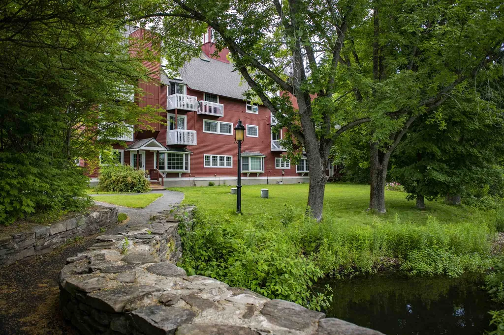 1856 Quechee Main Street Hartford VT 05059