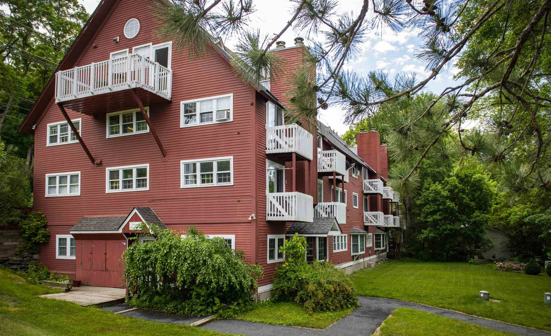 1856 Quechee Main Street Hartford VT 05059