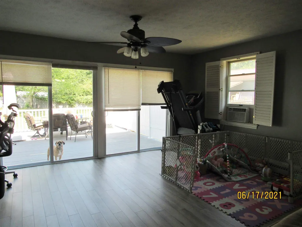 34 Scobie Pond Road Derry NH 03038