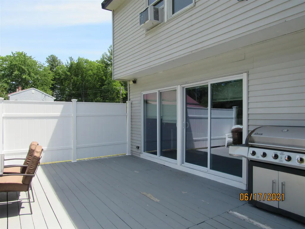 34 Scobie Pond Road Derry NH 03038