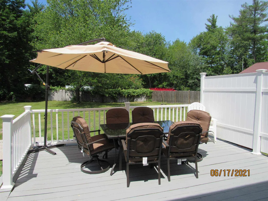 34 Scobie Pond Road Derry NH 03038