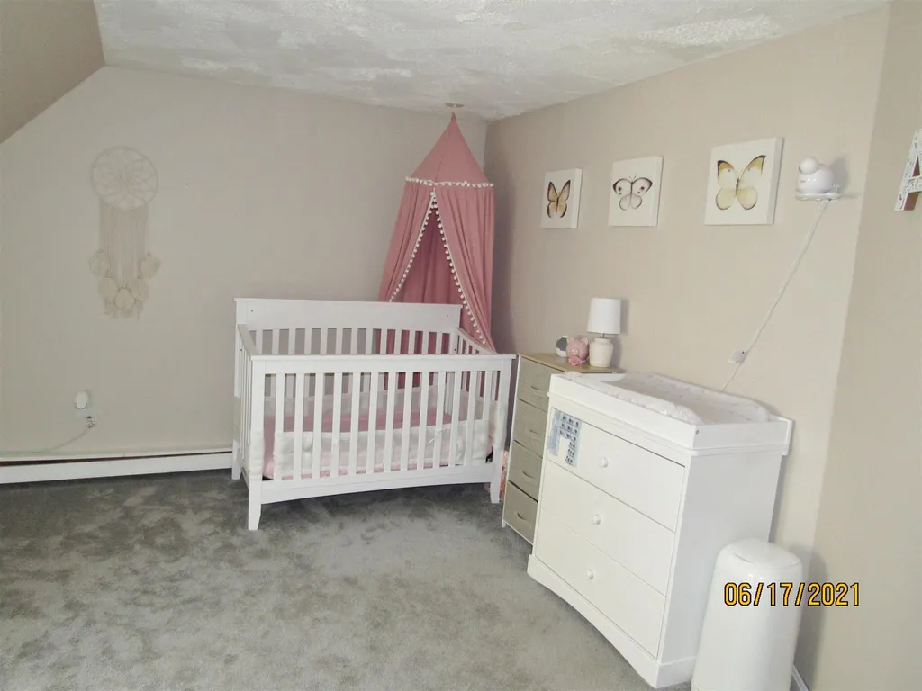 34 Scobie Pond Road Derry NH 03038