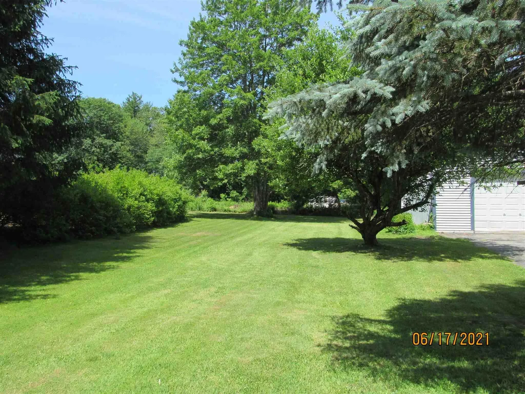 34 Scobie Pond Road Derry NH 03038