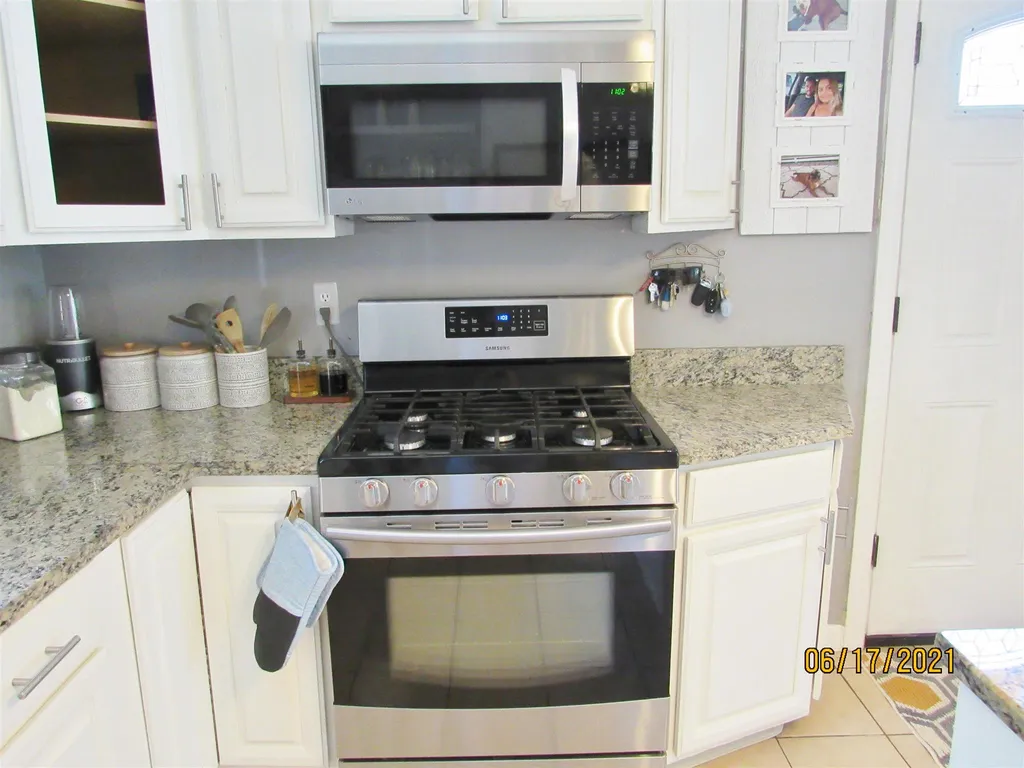 34 Scobie Pond Road Derry NH 03038