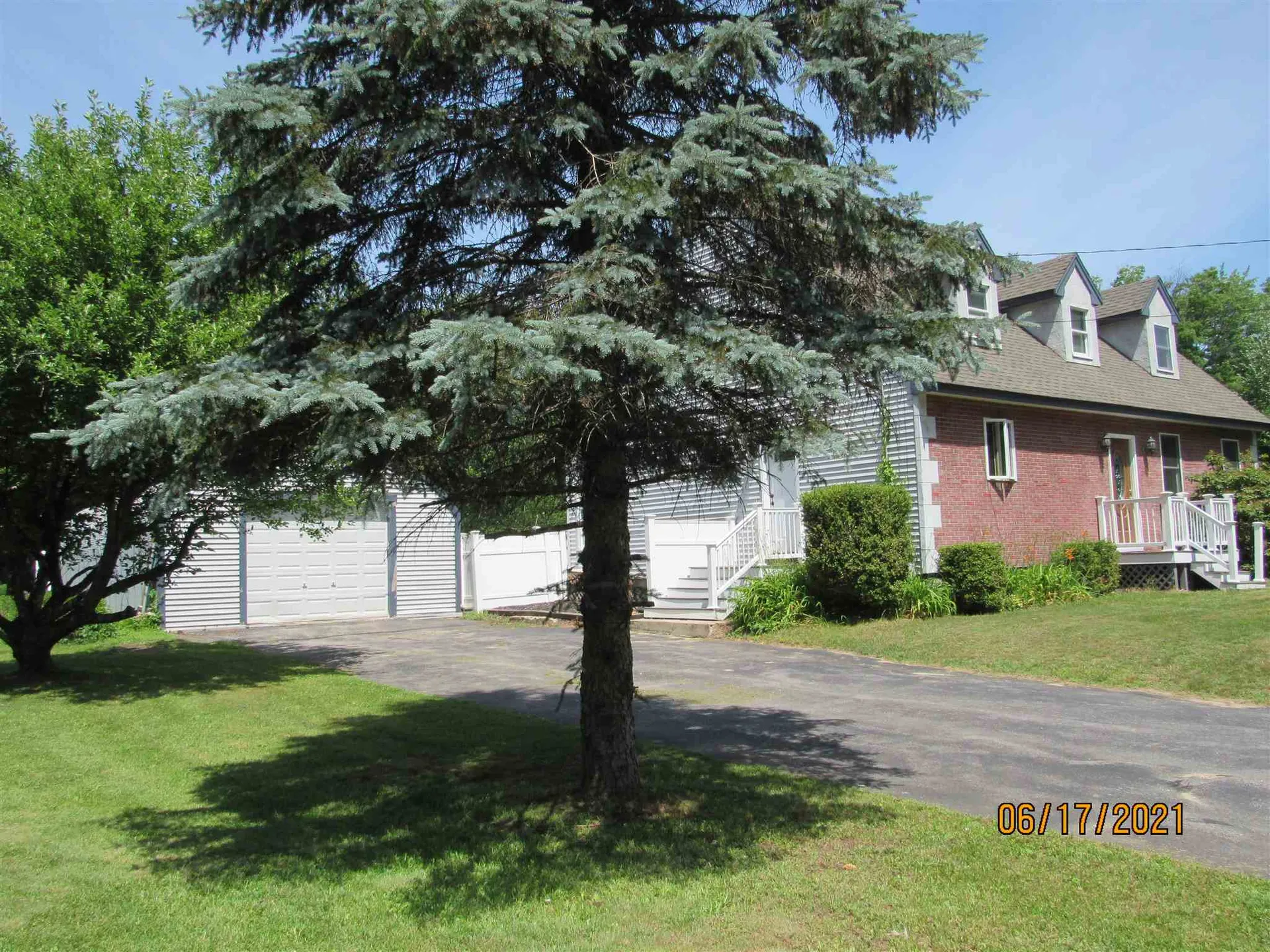 34 Scobie Pond Road Derry NH 03038