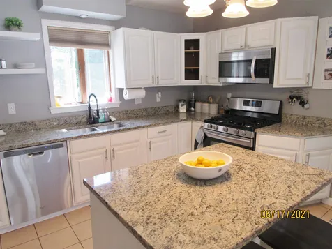 34 Scobie Pond Road Derry NH 03038