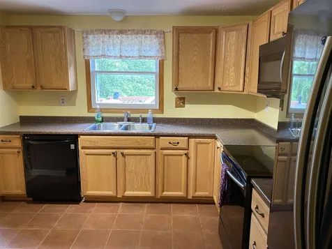 140 Hunter Lane Barrington NH 03825
