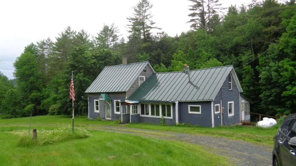 1363 Vt Route 132 Sharon VT 05065